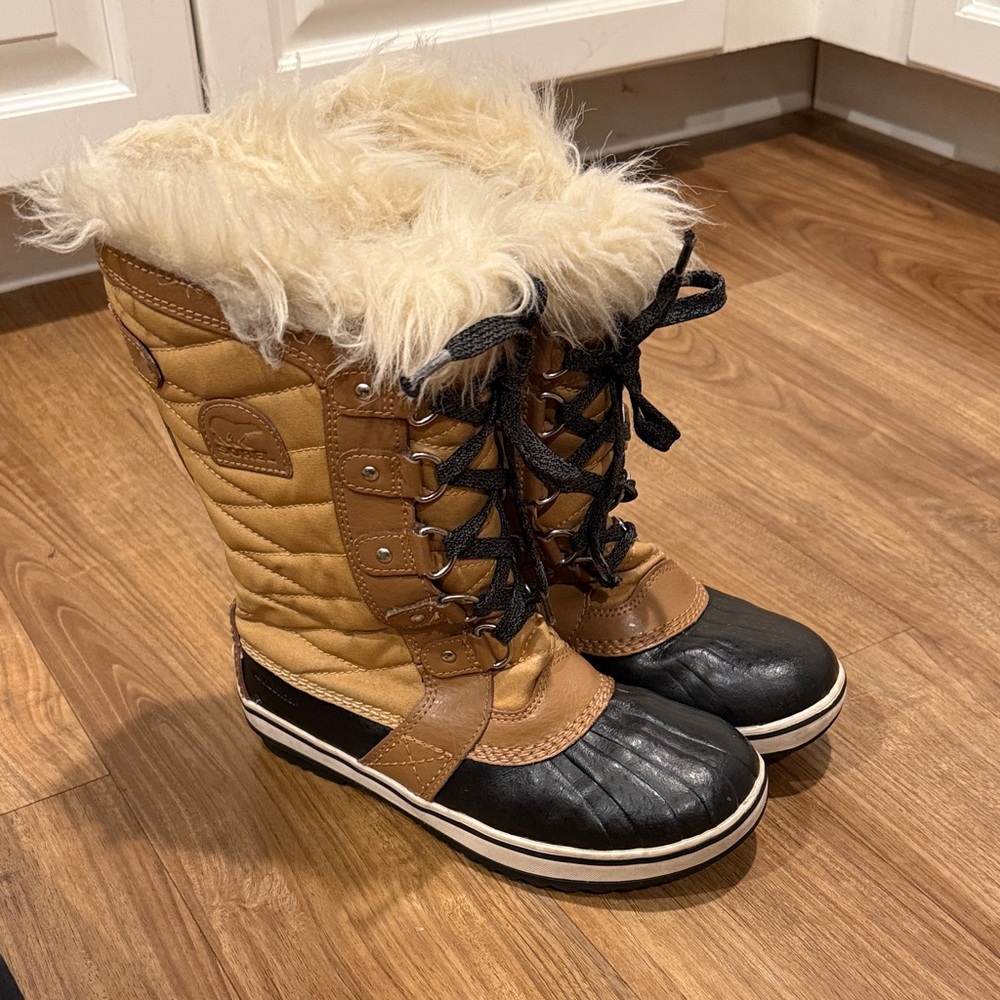 Sorel water proof Fur-Lined Winter Boots - never worn